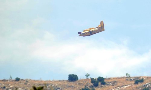 Kanaderi gase požar kod Zadra