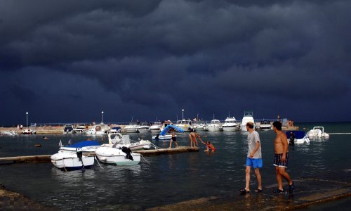Pripremite kišobrane jer stižu pljuskovi i grmljavinsko nevrijeme
