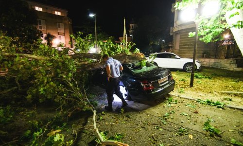 Strašno nevrijeme poharalo Zadar, tuča ozlijedila dvije žene, muškarac pao s krova, vjetar odnio krov sa škole...