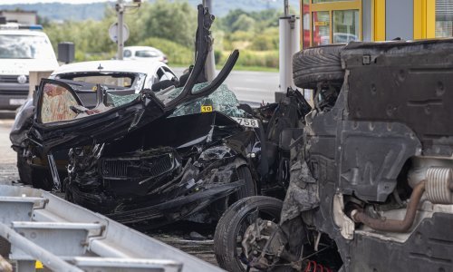 Žena i dijete stabilno, muškarac i dalje životno ugrožen