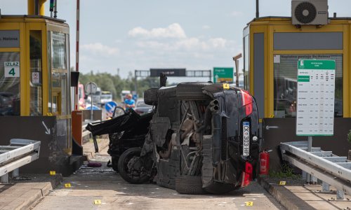 Nesreću s teško ozlijeđenima na naplatnim postajama izazvao vozač BMW-a