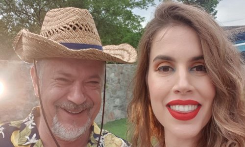 Zoran Šprajc postao konobar i bodyguard u video spotu glumice i liječnice