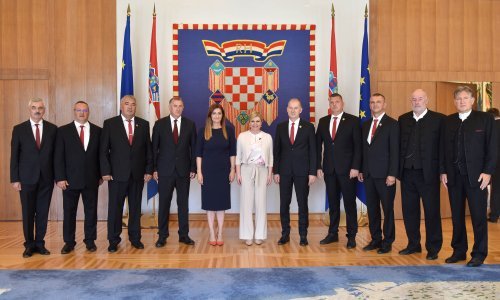 Viteško alkarsko društvo na Pantovčaku: Predsjednica dobila poziv na Alku