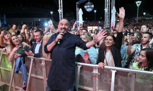 Tony Cetinski velikim koncertom otvorio okrugli 30. teniski turnir u Umagu