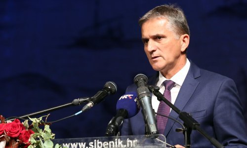 Prvo brat, pa šogor, a na koncu i sin: Gorljivo ih je branio, ali Mariću su presudile upravo afere vezane za obitelj. Prisjetite se i koje