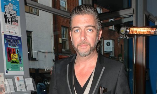 U 47. godini iznenada preminuo irski glumac Karl Shiels