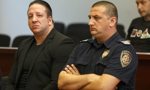 Filmske scene na suđenju u Splitu: Optuženi i žrtva u suzama se zagrlili