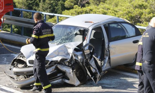 Težak sudar na Jadranskoj magistrali: Jedna osoba poginula, više ozlijeđenih