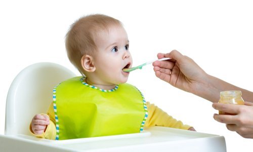 Oprez! Hrana za bebe prepuna je šećera, a proizvođači muljaju s označavanjem