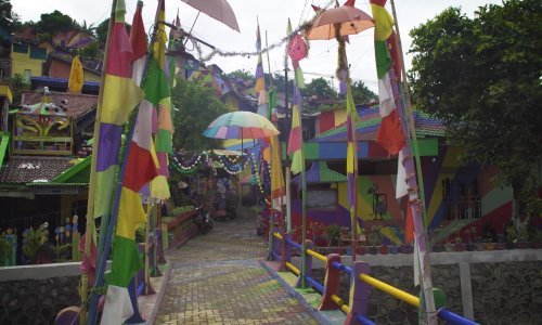 Ako ikad odete u Indoneziju, ovo šareno selo morate vidjeti