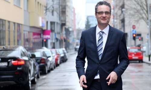 Batarelo prijeti tužbama: 'Pazite se svi vi militantni sekularisti koji ismijavate i pljujete po katolicima'