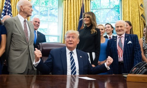 Trump u Bijeloj kući primio Buzza Aldrina i Michaela Collinsa