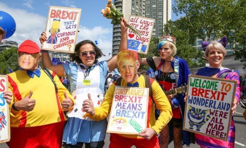 Tisuće Nizozemaca žele se na plaži oprostiti od Velike Britanije