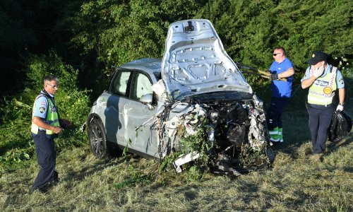 U teškoj nesreći na A3 jedna osoba poginula, a četiri su ozlijeđene