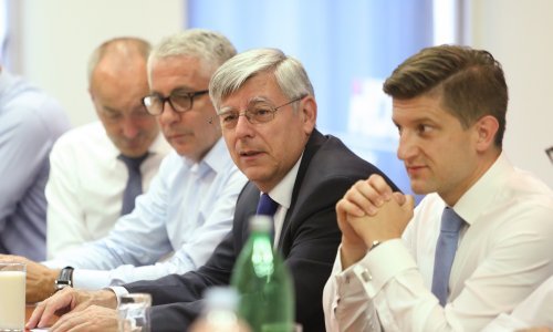 Još traje sjednica Predsjedništva i Nacionalnog vijeća HDZ-a o poreznoj reformi