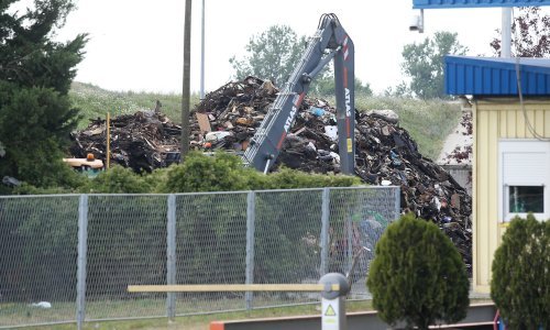 [FOTO/VIDEO] Pogledajte kako izgleda reciklažno dvorište Jakuševac nakon jučerašnjeg požara