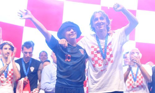 HNS ugostio dječaka koji nikad neće zaboraviti doček hrvatske reprezentacije