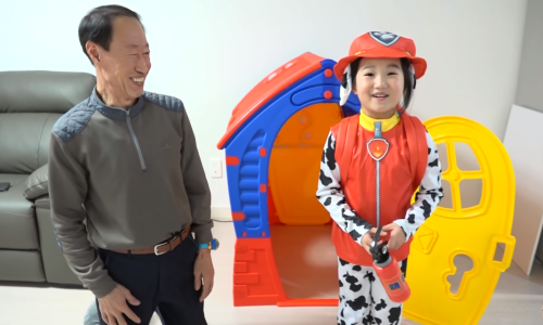 Šestogodišnja YouTube zvijezda odlično zarađuje: Svojoj obitelji priuštila je kuću od osam milijuna dolara