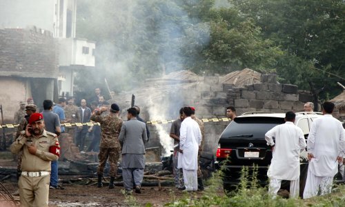 U Pakistanu se zrakoplov zabio u zgradu, 17 mrtvih