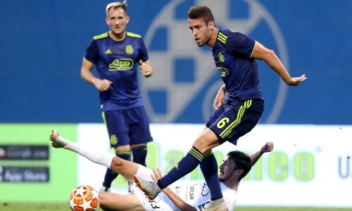 Izet Hajrović u ranoj fazi utakmice pokušao prevariti suca; pogledajte taj pad u kaznenom prostoru Gruzijaca