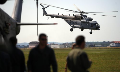 MORH: 15 ljudi s dva remontirana helikoptera upućeni u operaciju na Kosovu