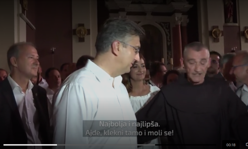 Fratar zapovjedio Plenkoviću: Ajde tamo, klekni i moli se. Evo kako je to pojasnio glasnogovornik Vlade