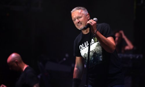 Ustaški uzvici i pjesma uoči koncerta, nestanak struje i kratkotrajni prekid obilježili Thompsonov nastup u Splitu