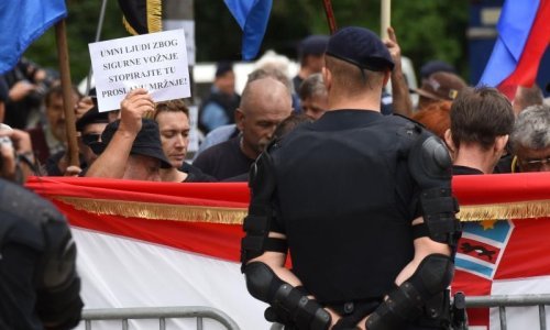 Dan ustanka u Srbu uz povike 'za dom spremni'