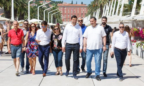 Bernardić u Splitu stao u obranu štekata: Vlada dijeli ugostitelje na one koji služe hranu i piće