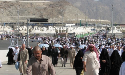 Muslimani kamenovanjem vraga otpočeli hadž u Saudijskoj Arabiji, stiglo dva milijuna hodočasnika