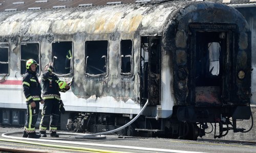 U požaru izgorio putnički vagon na Glavnom kolodvoru