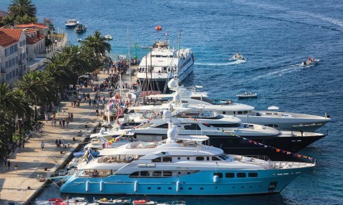 Muškarac mrtav, a još pet osoba u teškom stanju prebačeno u KBC Split. Je li uzrok trovanje hranom u restoranu?