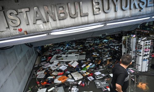 Opći potop: Istanbul pod vodom, Veliki bazar pliva