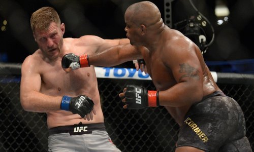 Stipe Miočić objavio selfi iz svlačionice na kojem se jasno vide posljedice Cormierovih udaraca