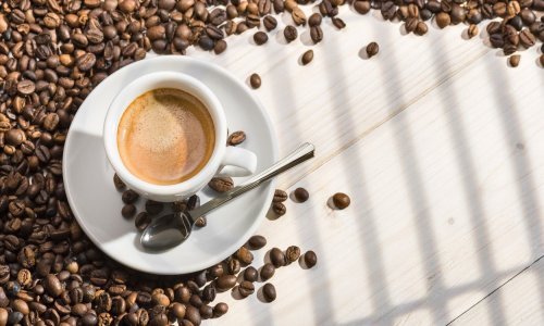 Subotnja špica na zagrebačkom Cvjetnom trgu uz finu kavu, pisanje stihova i finalno natjecanje barista