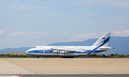 Ruska grdosija Antonov 124-100 na zagrebačkoj pisti