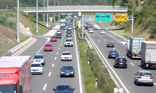 HAK otkriva gdje se očekuju gužve; magla i vjetar ometaju promet