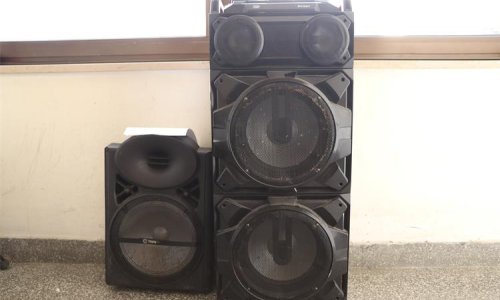 U gluho doba noći remetili mir i spokoj građana, policija im oduzela zvučnike