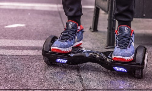 Hoverboard: O čemu se radi, koliko košta i trebate li ga uopće kupovati?