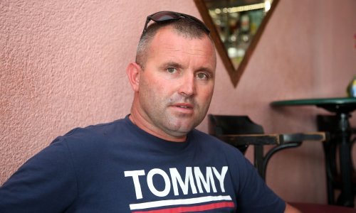 [FOTO/VIDEO] Viknuli su: 'Majku vam j...m, Zvezdu gledate!'. Tada je nastao kaos