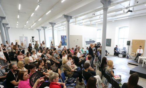 U riječkom malom salonu otvara se izložba 'CODE:RED' slovenskog umjetnika Tadeja Pogačara