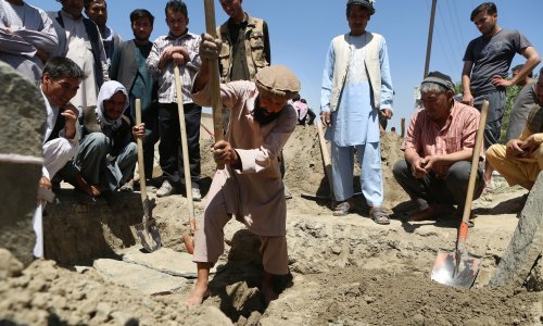 Afganistanska vojska zabunom ubila 30 civila u zračnom napadu