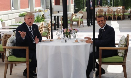 Trump i Macron na 'improviziranom' ručku brusili teme uoči summita G7