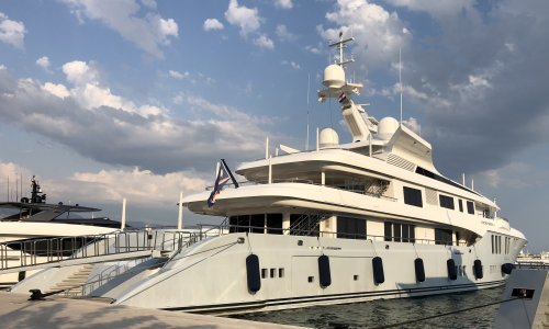 U splitskoj luci privezana luksuzna jahta jednog od najbogatijih ljudi na svijetu