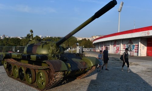 Kakve ovo ima veze sa sportom? Pred Zvezdinim stadionom tenk JNA, a sada čekamo reakciju Uefe