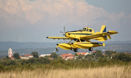Požar na Braču bio zaprijetio i stambenim objektima