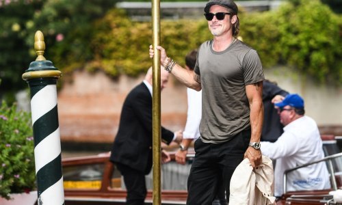 Godine mu idu u prilog: Šarmantni Brad Pitt i danas lakoćom osvaja ženska srca