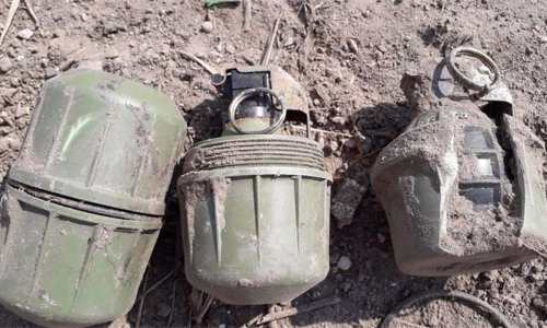 Iako ne postoje nikakve kazne netko je umjesto policiji, tri ručne bombe odbacio na odlagalište otpada