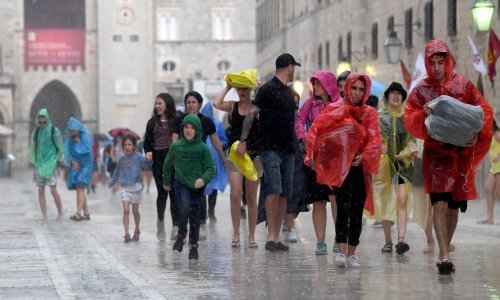 Pljuskovi i grmljavina čekaju nas u ponedjeljak, pogledajte gdje će najviše zahladiti