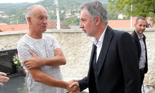 'Drago mi je da se Grabar Kitarović oglasila, ali ja ne planiram lupati po namještaju'